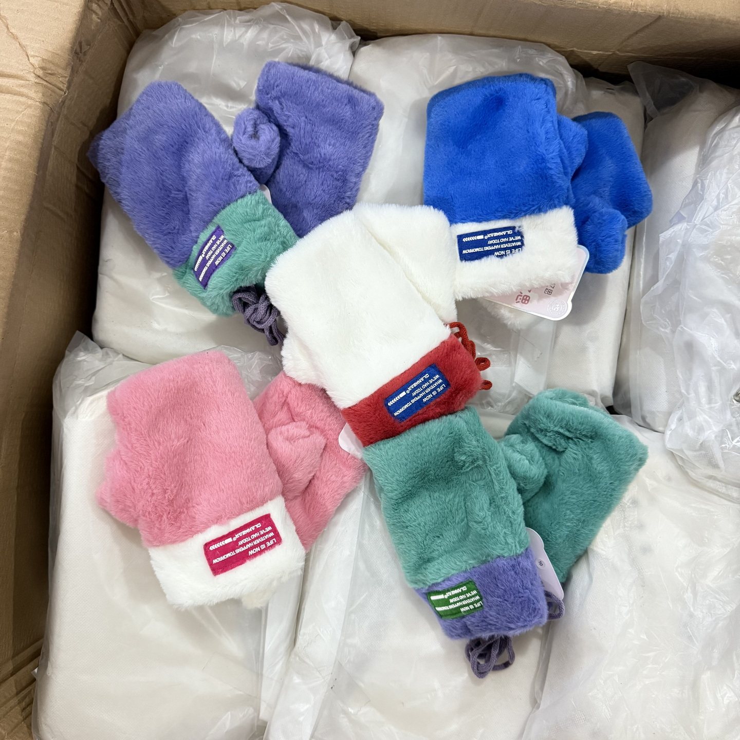 应季必买~秋冬保暖拼色毛绒露指手套珊瑚绒挂脖半指手套女,服饰配件/皮带/帽子/围巾,手套,淘宝优惠券,粉丝福利购,淘宝优惠卷