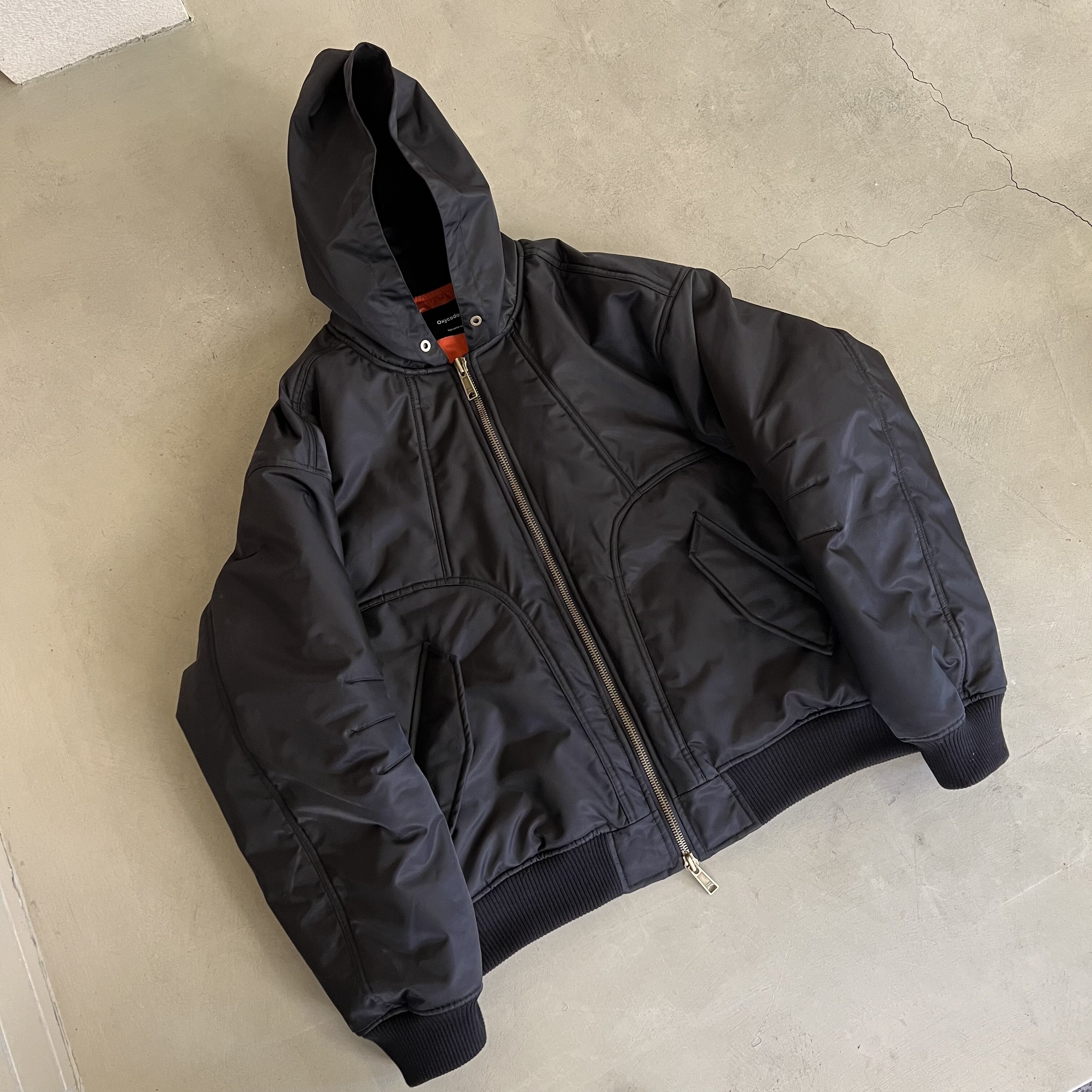 oxycodone/日本防水尼龙3m新雪丽棉哑光黑连帽肌肉棉服夹克bomber