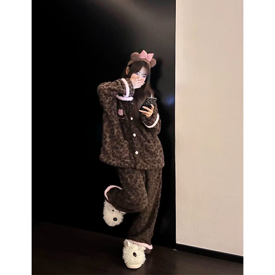 可爱HelloKitty豹纹睡衣女秋冬新款珊瑚绒加厚保暖冬天家居服套装