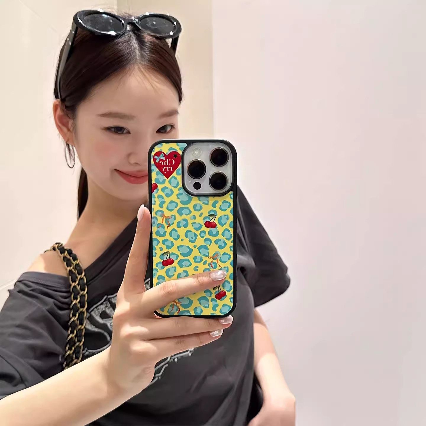 甜酷绿色豹纹樱桃亚克力黑边适用于苹果iPhone17promax手机壳1615pro小米1415Pro华为mate60p70三星S23保护套