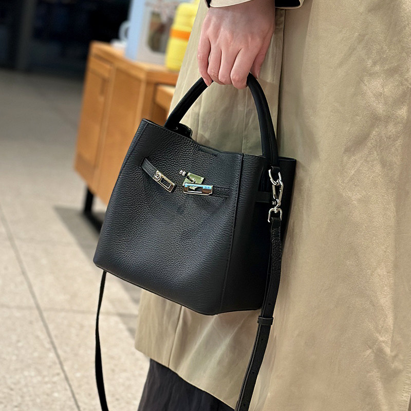 头层牛皮手提菜篮子水桶包女2026春夏新款时尚通勤真皮单肩斜挎包,箱包皮具/热销女包/男包,水桶包,淘宝优惠券,粉丝福利购,淘宝优惠卷