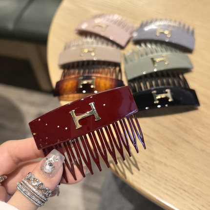 LERYAE韩国进口发饰BY复古字母显白酒红玳瑁色黑色7cm发梳倒插梳
