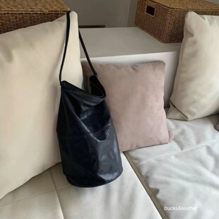 韩bucksleather羊皮斜挎水桶包简约大容量极简手提通勤单肩包手工