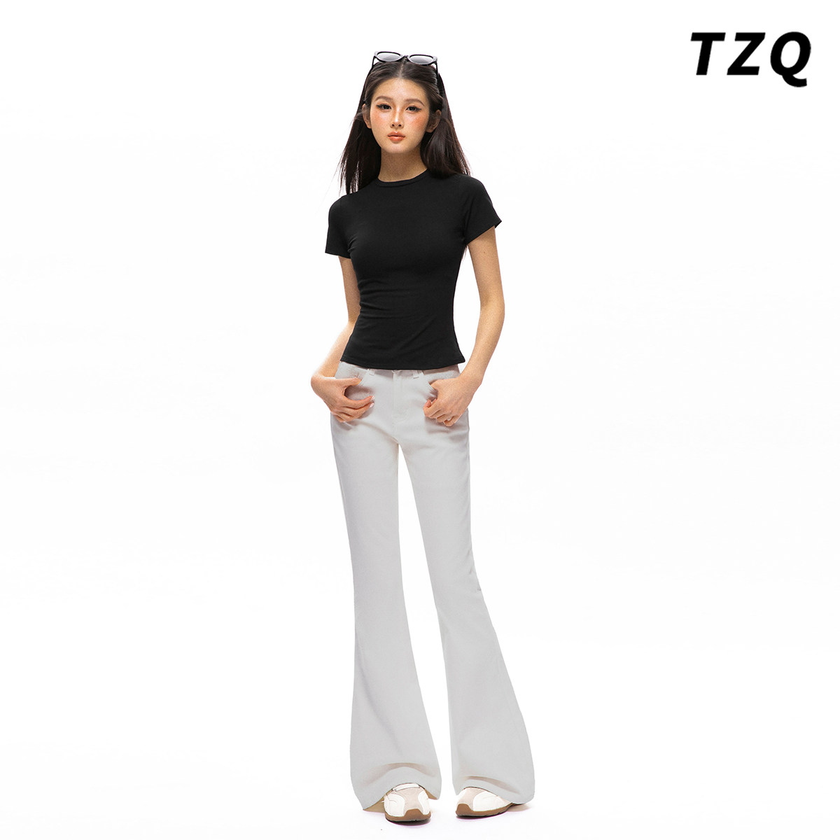 白色低腰微喇牛仔裤女秋冬季加绒修身显瘦百搭不贴腿马蹄喇叭裤子,女装/女士精品,牛仔裤,淘宝优惠券,粉丝福利购,淘宝优惠卷