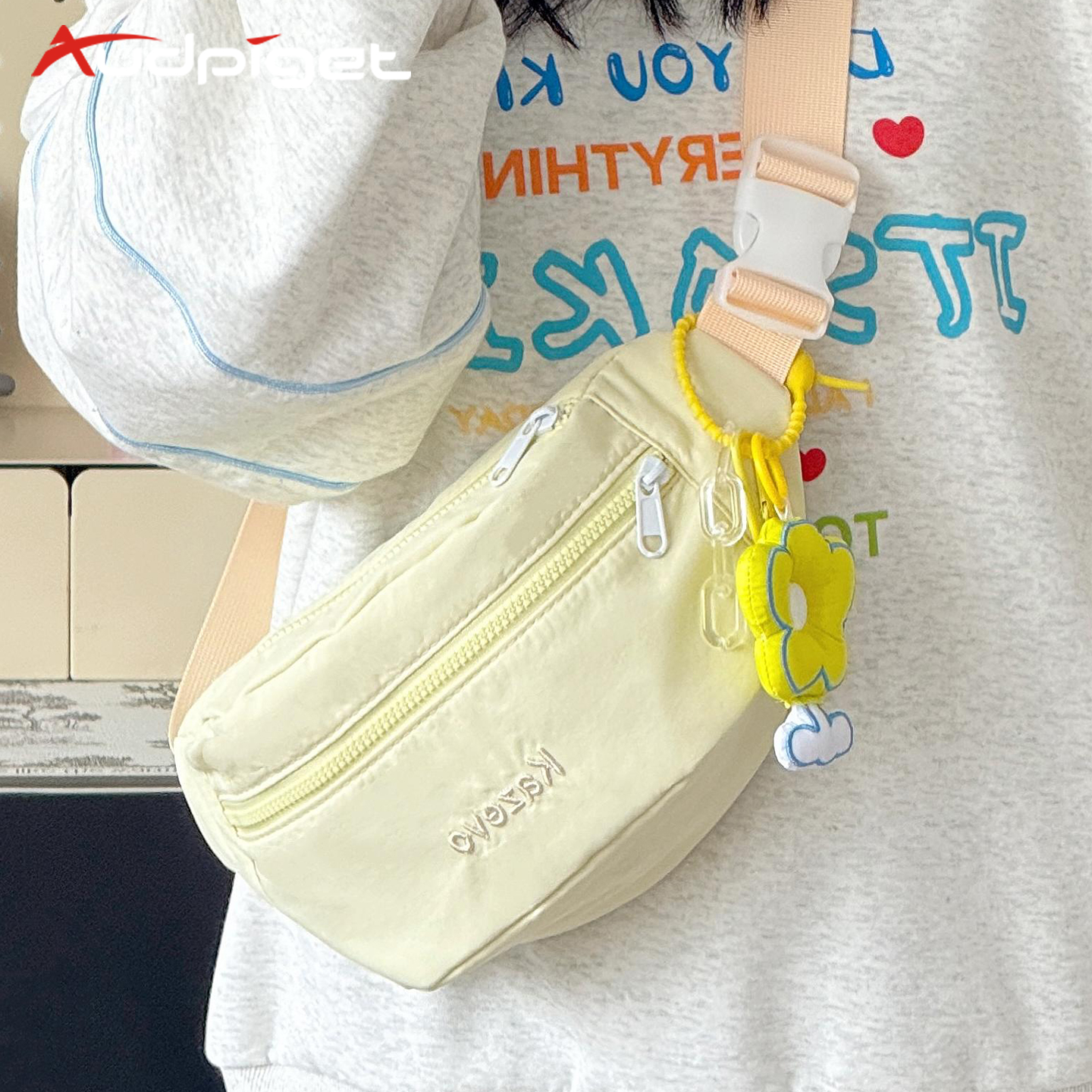 胸包女2025新款式腰多巴胺