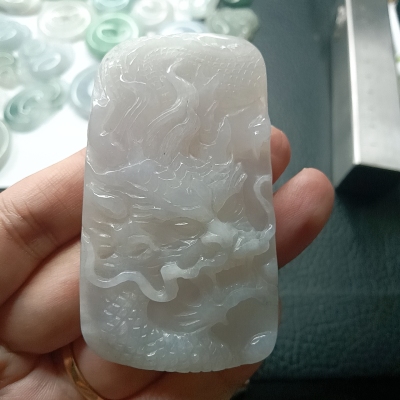 缅甸天然翡翠玉龙牌吊坠