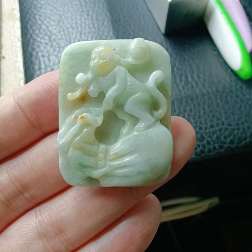 缅甸天然翡翠A货生肖猴子吊坠