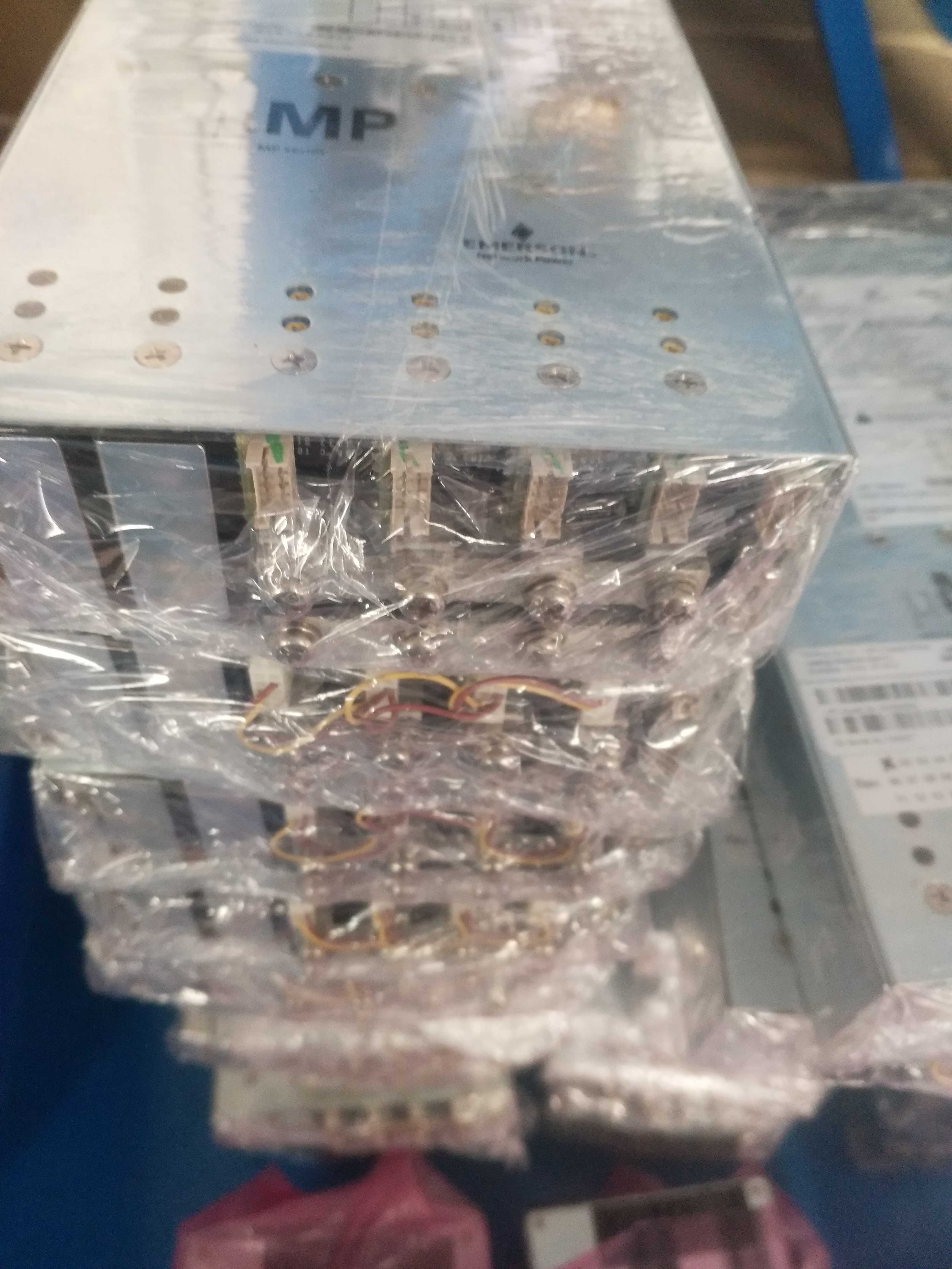 艾默生电源 uMP1C-S2O-S2O-S2O-S2O-70-B 73-951-0184 成色好