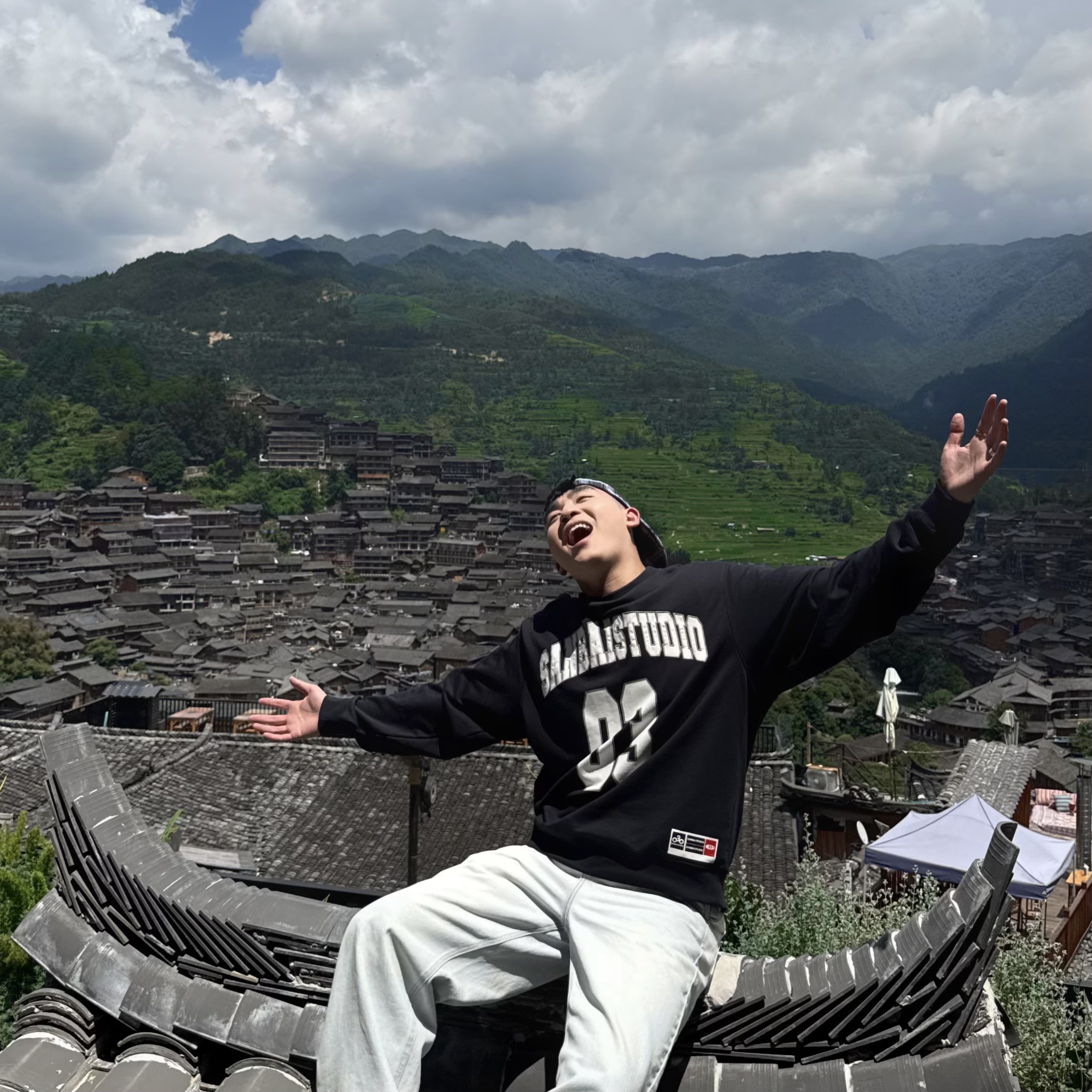 SANBAI叁佰巴黎深灰色球服卫衣