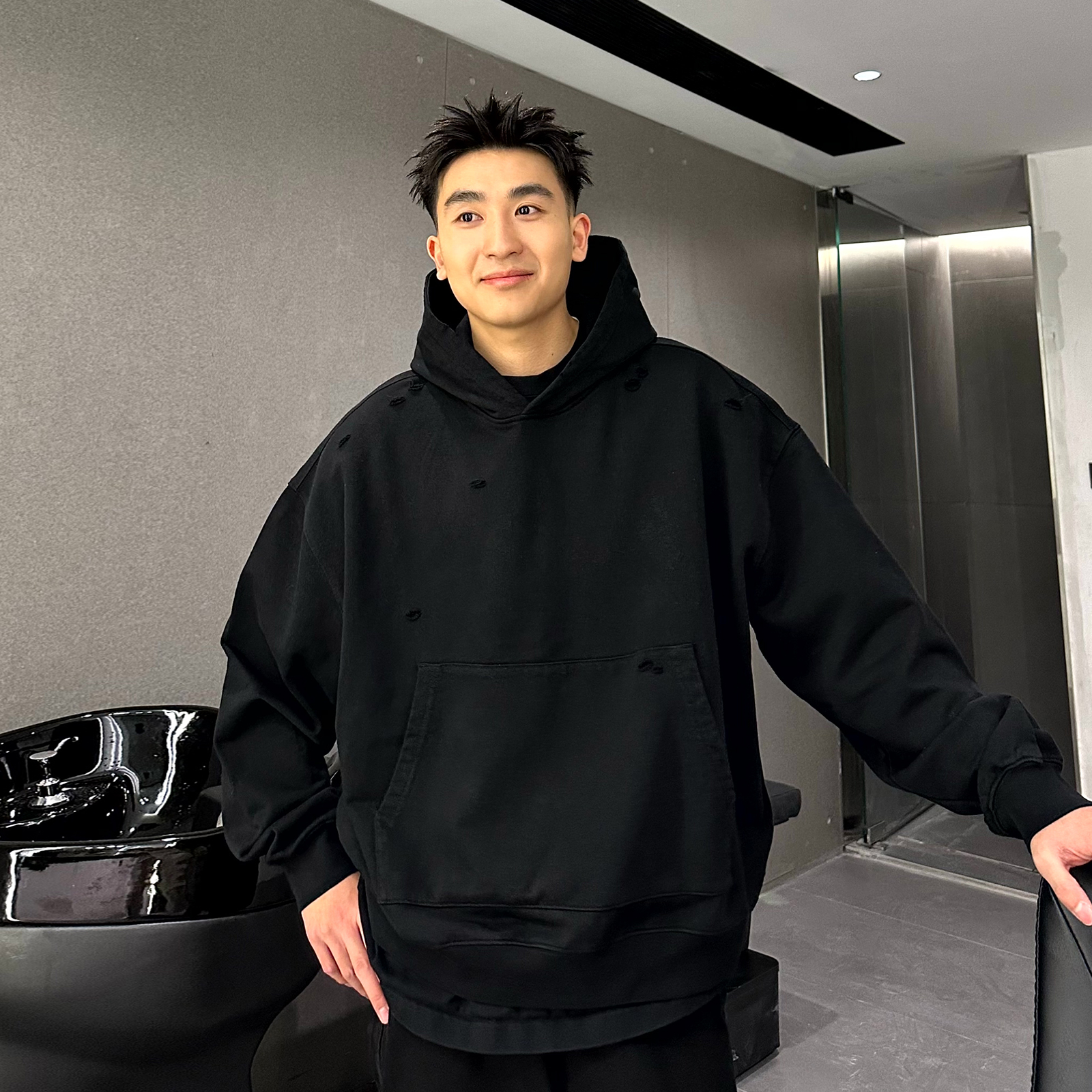 SANBAI做旧破洞连帽卫衣