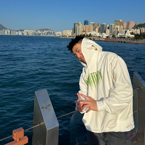 SANBAI牛油果字母印花套头卫衣