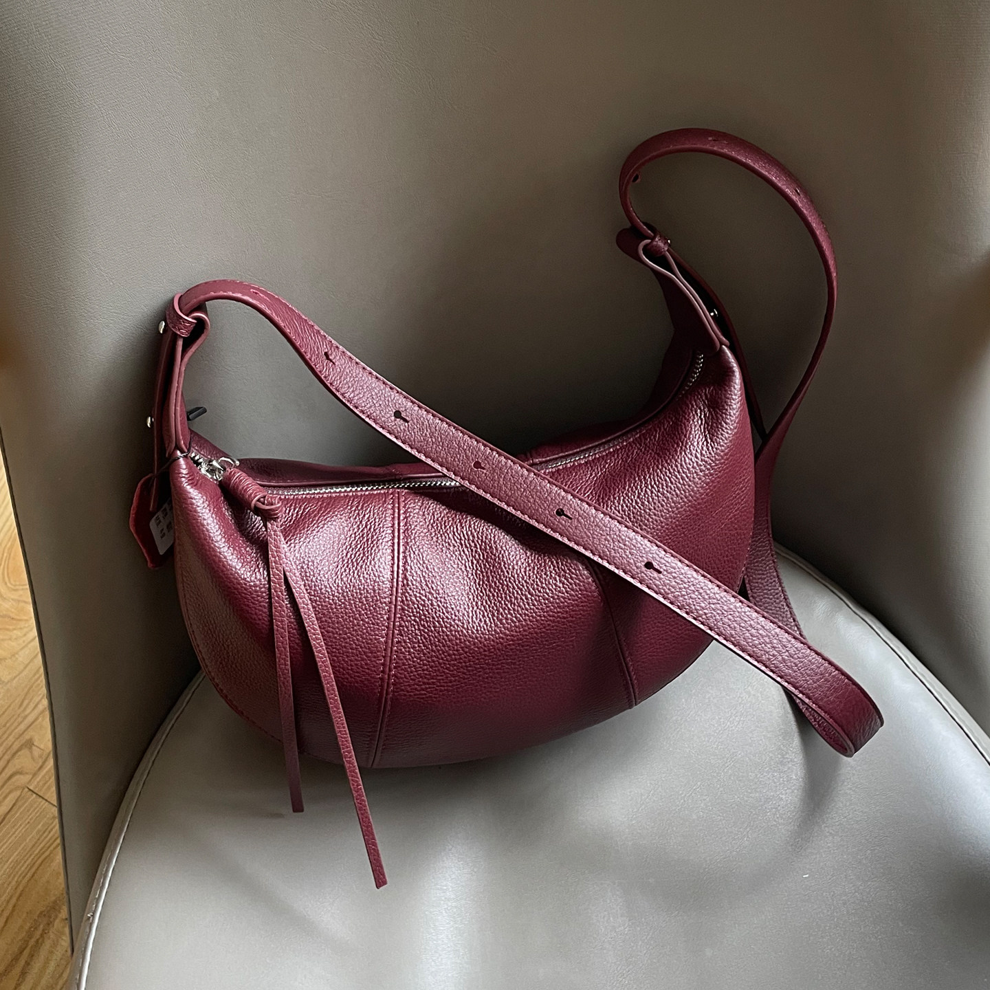 大容量复古简约头层牛皮牛角包百搭月牙包单肩斜挎饺子包,箱包皮具/热销女包/男包,牛角包,淘宝优惠券,粉丝福利购,淘宝优惠卷