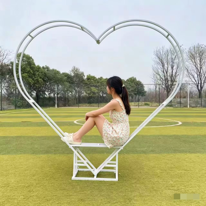 婚庆铁艺爱心拱门架子迎宾区心型架子舞台布置背景装饰拍照架子