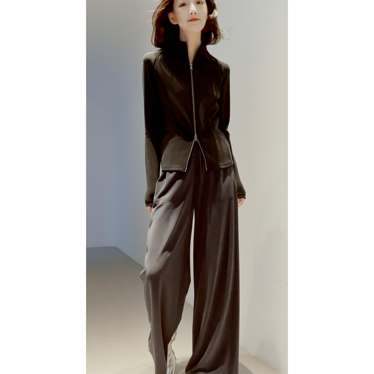 26春夏~轻盈Q弹 莫代尔立领双开拉链 显瘦修身百搭时髦外套女