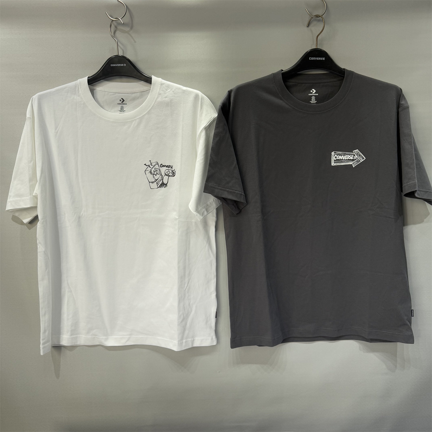CONVERSE匡威 新品卡通图案印花男子圆领宽松短袖T恤 MCJ646-001