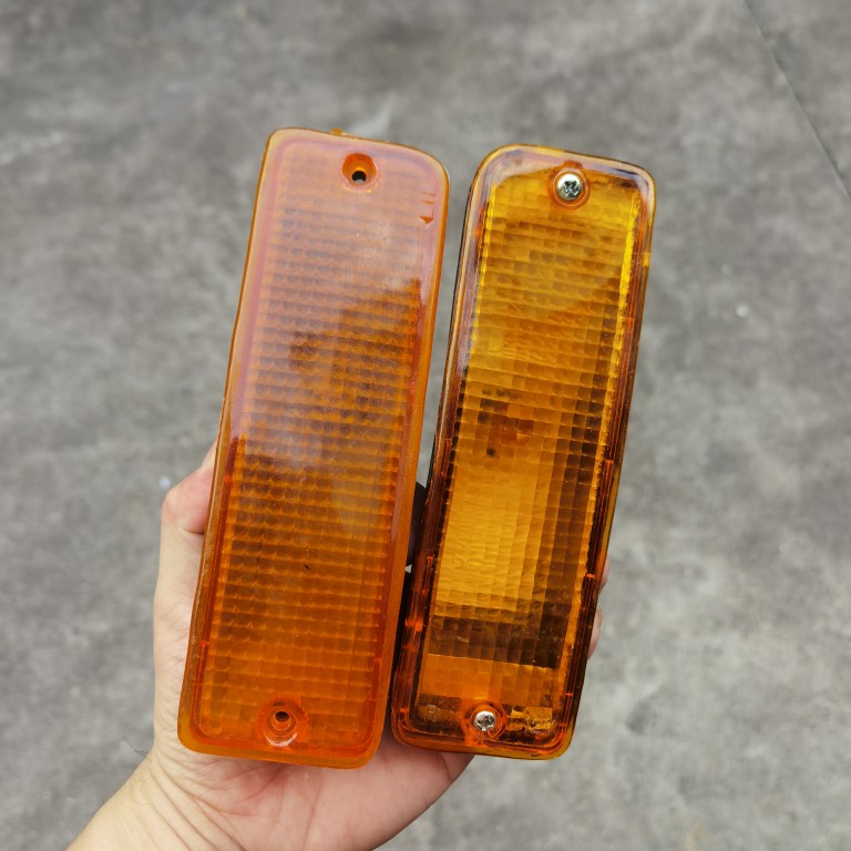 适用于丰田海拉克斯皮卡YN85前杠灯转向灯边灯长城皮卡老款前雾灯