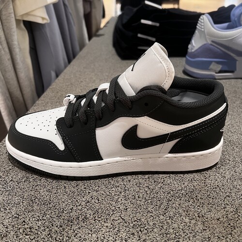 Jordan耐克男女童AJ1板鞋大童运动鞋夏季低帮缓震553560