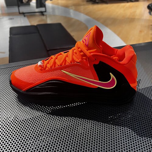 Nike耐克男鞋2025新款运动鞋 GIANNIS FREAK 7 EP篮球鞋HF3451