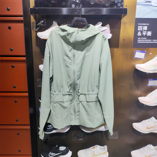 正品NIKE/耐克女子秋季新款防晒连帽运动休闲夹克外套FN3670-370