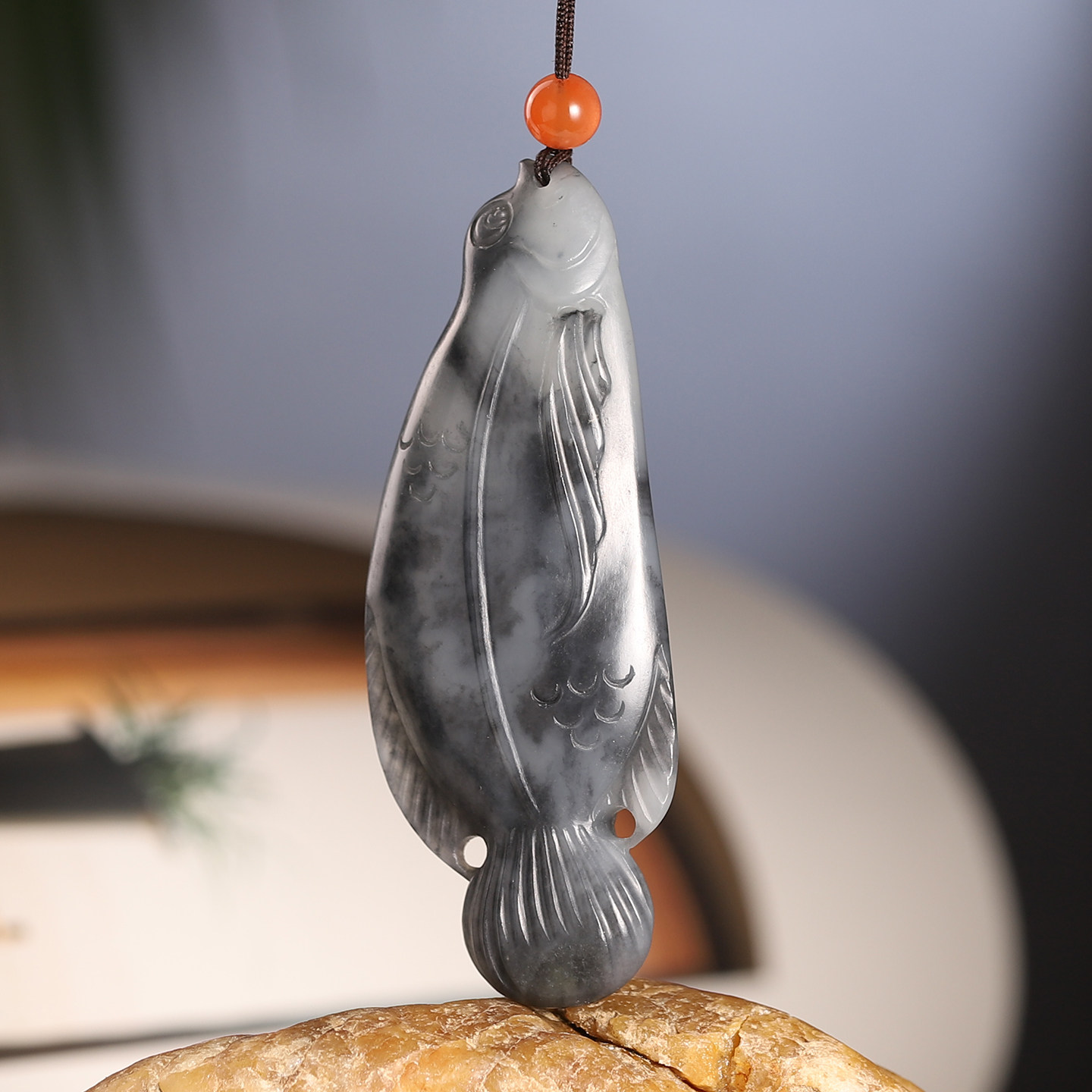 新疆和田玉青花墨玉籽料玉鱼吊坠富贵有余挂件天然男女玉佩将将