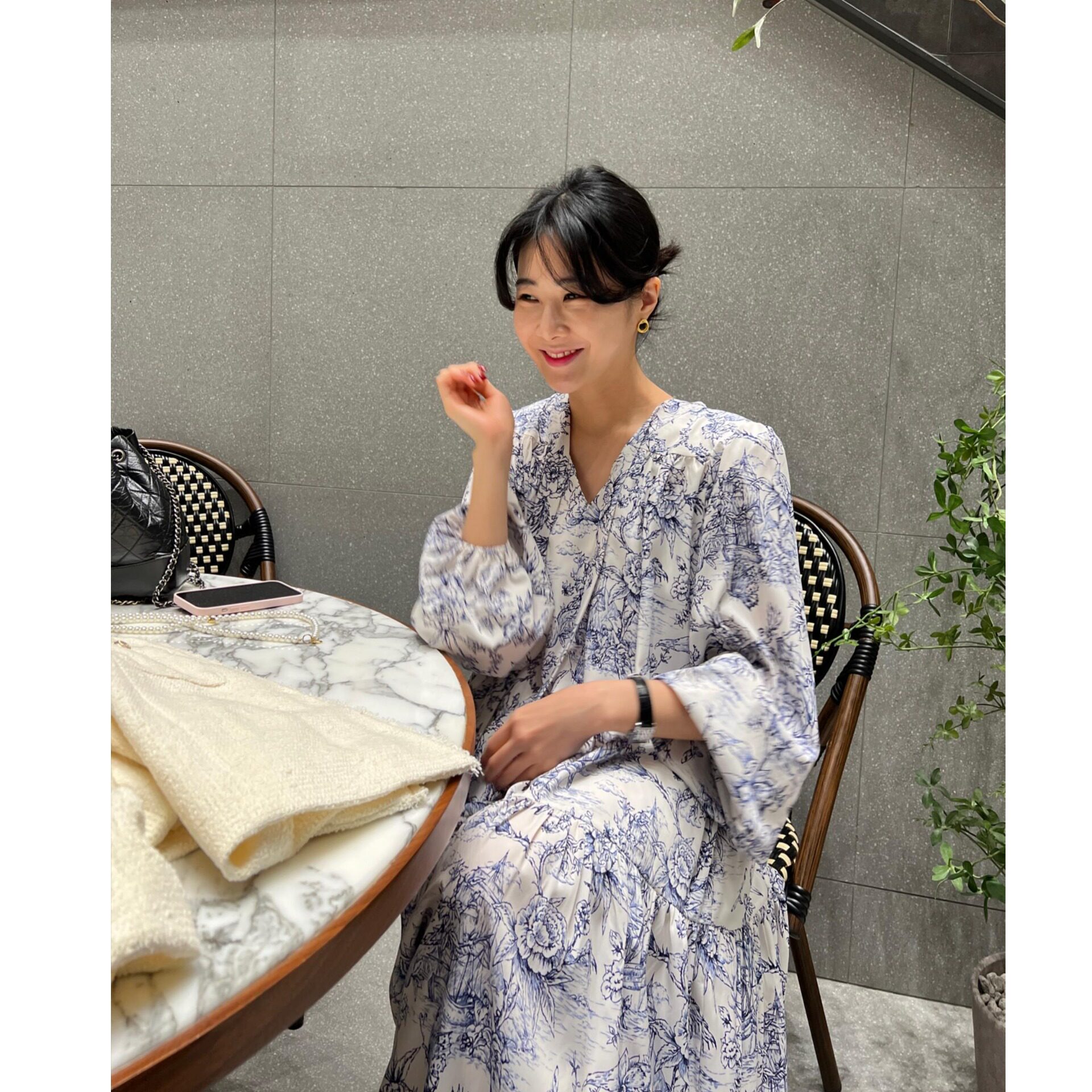 韩国东大门复古水墨碎花宽松系带收腰泡泡袖碎花连衣裙女2026秋季