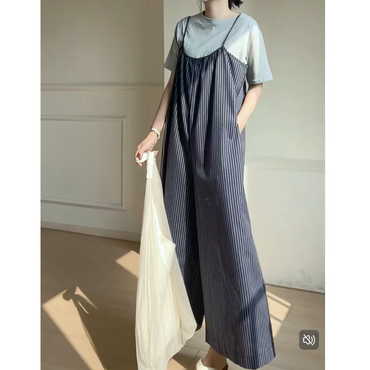 蓝色条纹背带裤2026夏季大码胖MM宽松显瘦阔腿吊带连体裤裙裤女