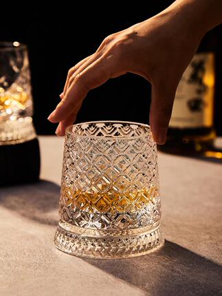 Light Luxury High-End Whiskey Glass, Creative Rotating Glass, Foreign Wine Glass, Crystal Glass, Household Rotating Beer Glass