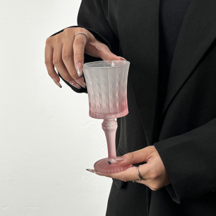 高颜值粉色浮雕玻璃杯家用氛围感女生可爱香槟红酒杯高脚鸡尾酒杯