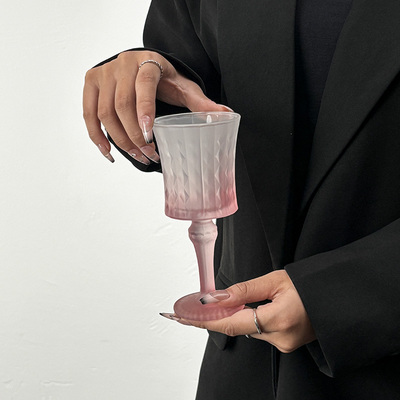 高颜值粉色浮雕玻璃杯家用氛围感女生可爱香槟红酒杯高脚鸡尾酒杯