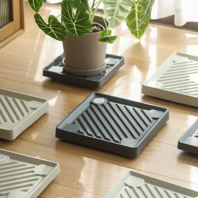 米色方形移动托盘正方形