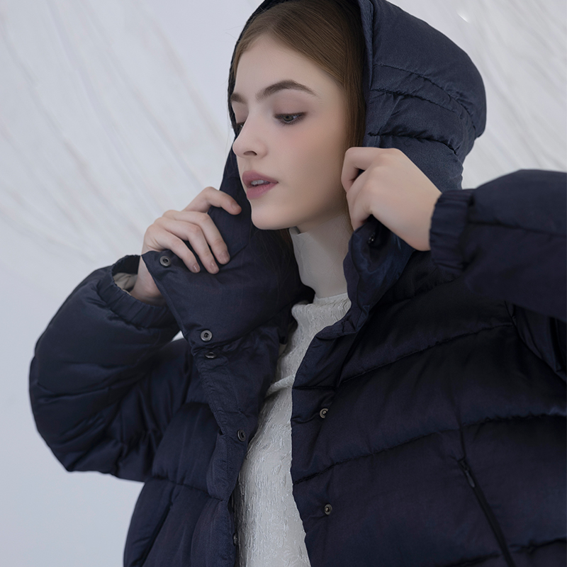 README丝绵短款连帽羽绒服