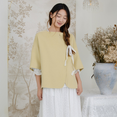 README箱型羊毛偏襟短大衣