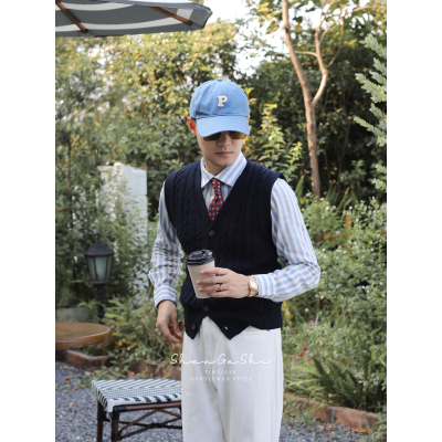 英伦复古修身V领开衫羊毛绞花毛衣马甲 老钱风保暖打底针织衫背心