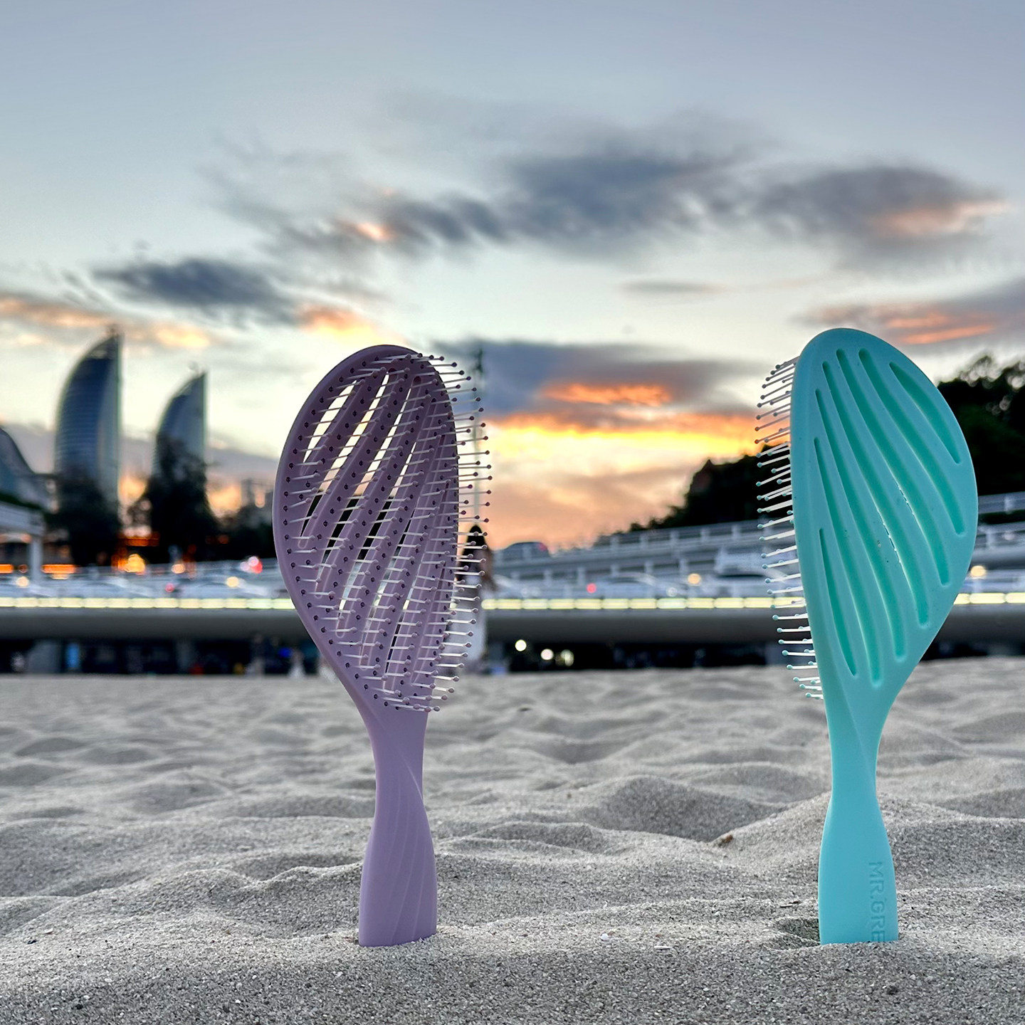 德国MR.GREEN弹力镂空按摩顺发梳