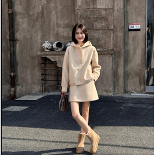 2025新款冬季时尚洋气保暖连帽卫衣+短裙两件套装