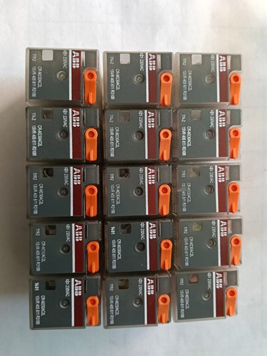 二手ABB中间继电器CR-M230AC2L  230VAC