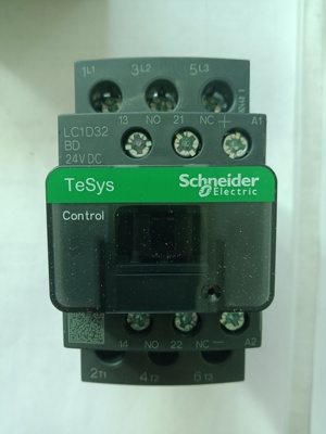 全新原装施耐德接触器LC1D32BDC