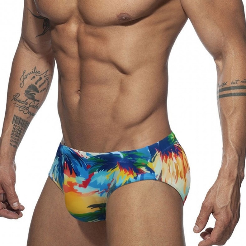 男士防尴尬泳裤男款速干三角泳衣成人温泉沙滩运动低腰性感比基尼