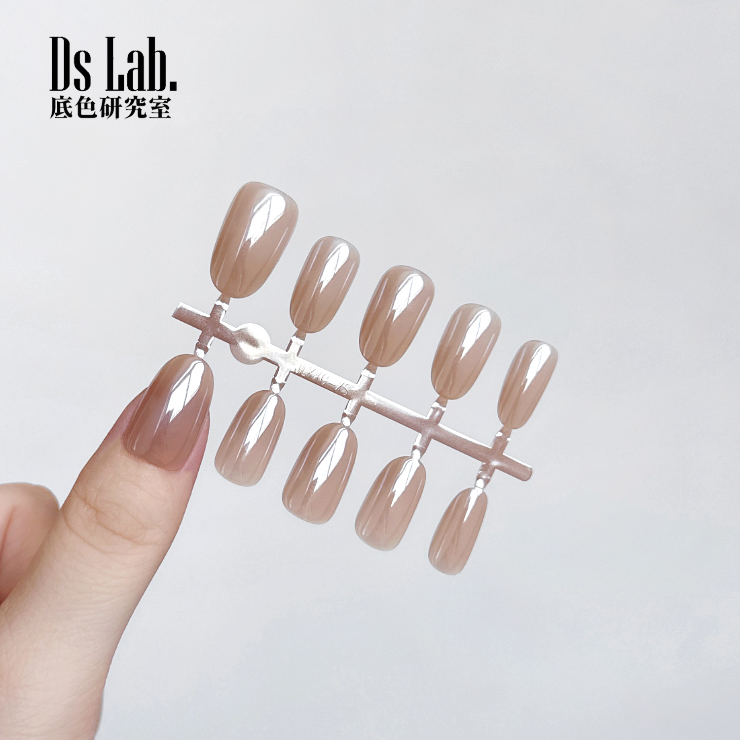 电镀美甲穿戴甲椭圆杏仁短美甲