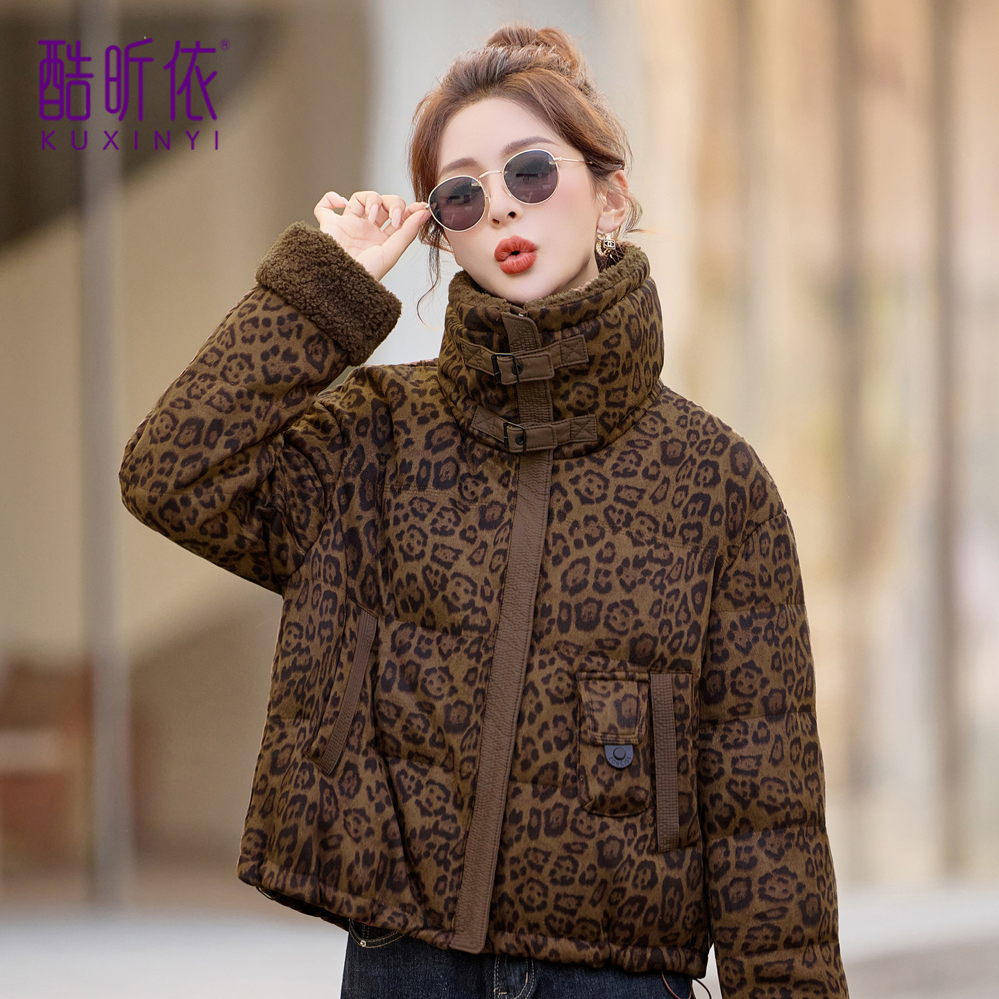 时尚毛领拼接羽绒服女2026年冬装新款宽松大码加厚保暖豹纹短外套