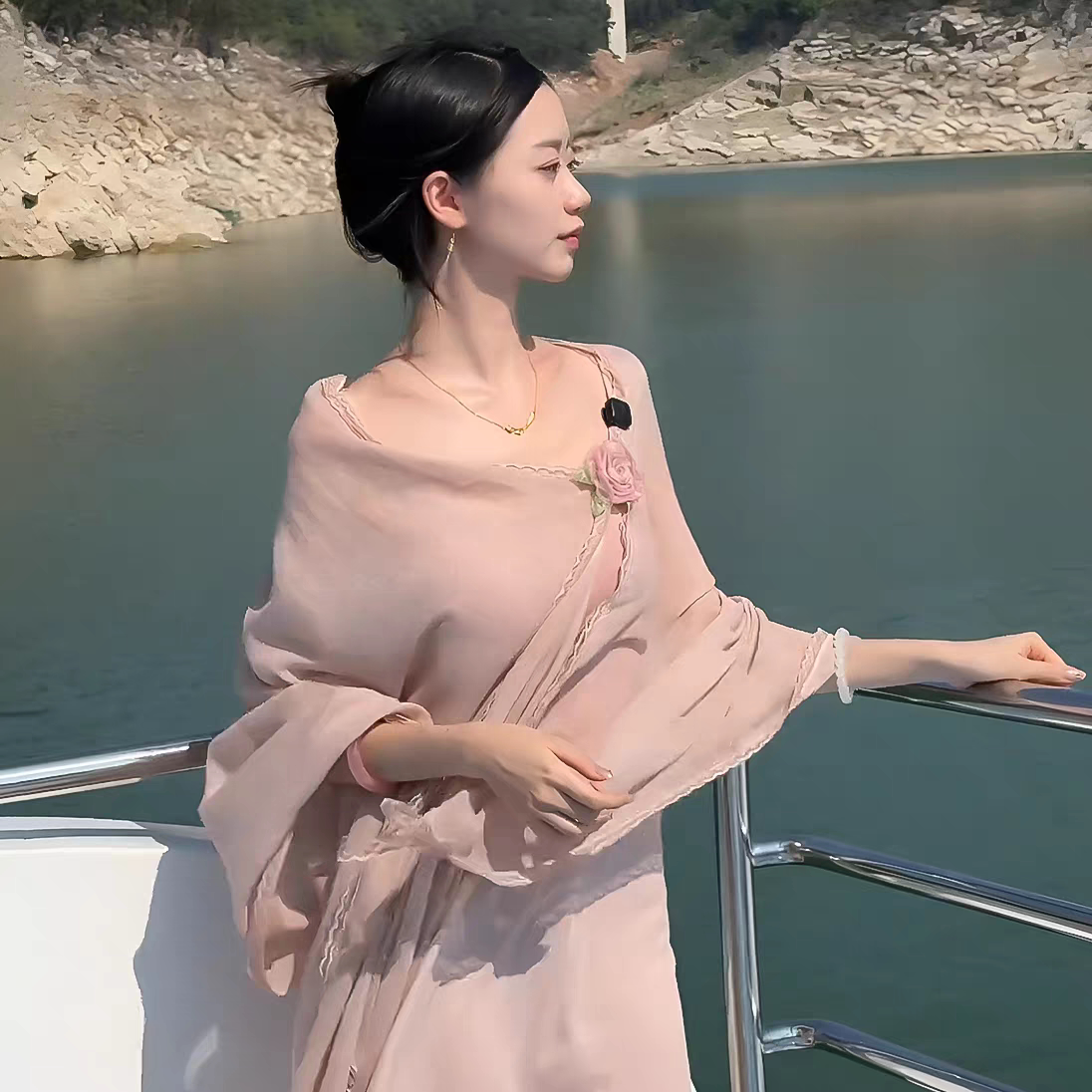 棉麻蕾丝粉色薄款披肩女外搭2025新款夏季百搭防晒开衫空调房外套