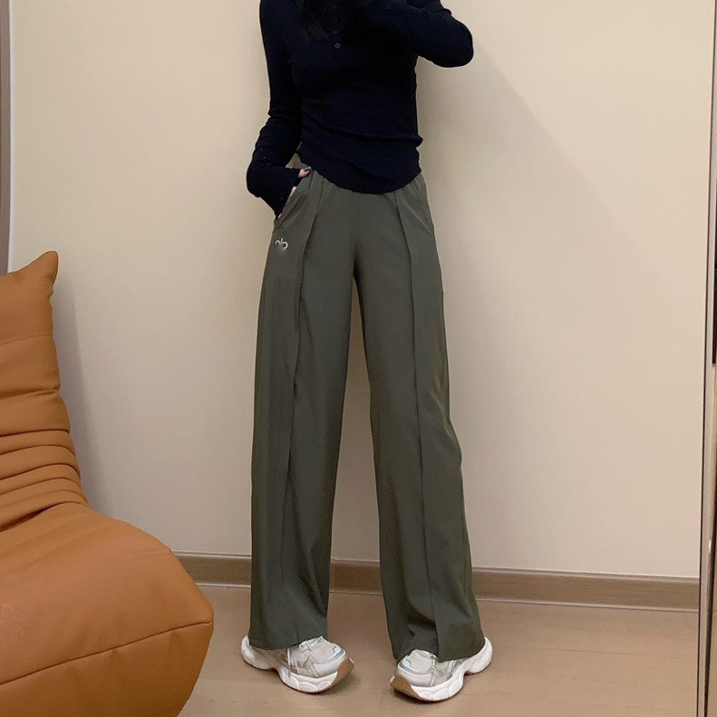 al高品质夏季纯色简约薄款透气前压褶松紧高腰垂感女士休闲阔腿裤