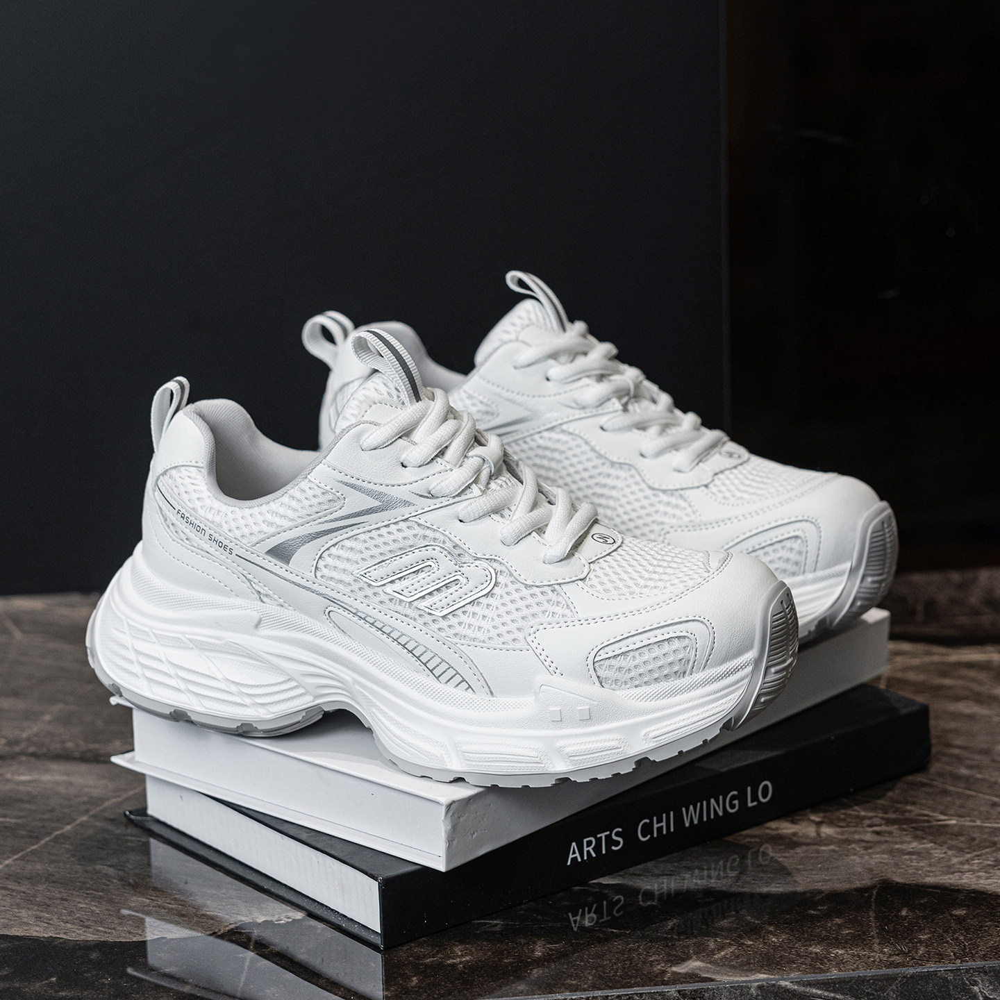 鞋子女2026新款爆款配阔腿裤真皮43大码女鞋41春季百搭软底老爹鞋