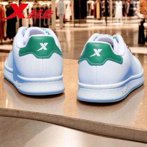 特步男鞋透气板鞋耐磨休闲鞋韩版