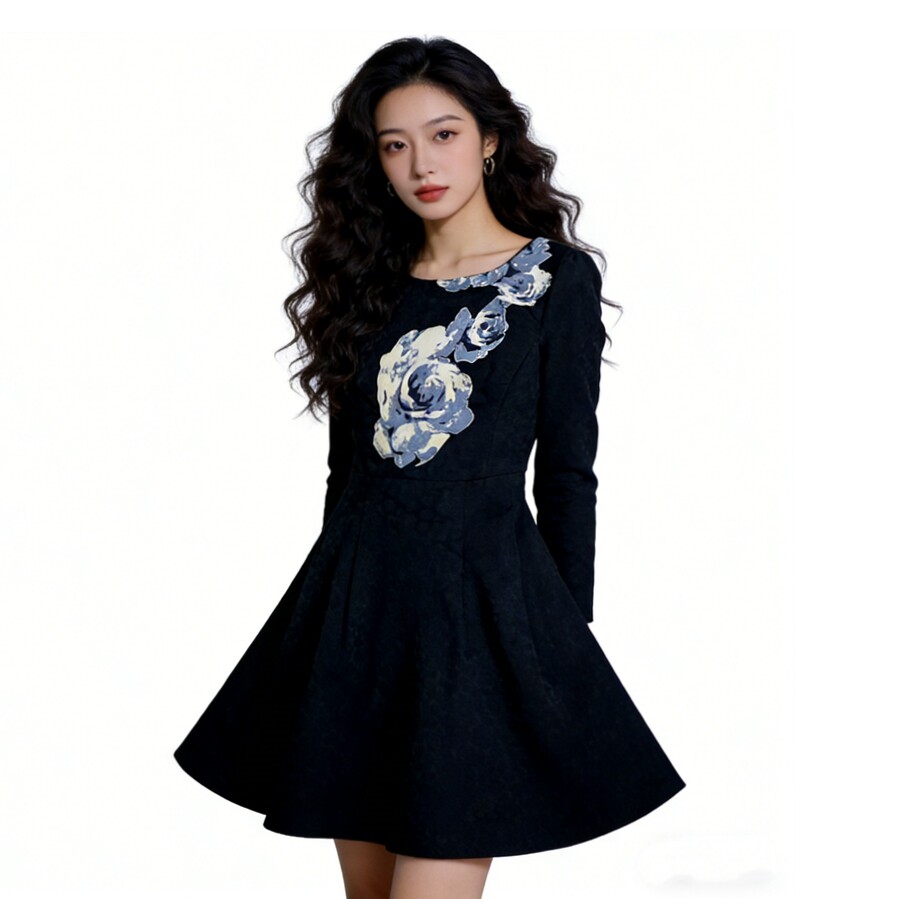 黑色气质A字型长袖连衣裙子显瘦修身印花中长款女春秋冬装打底衫