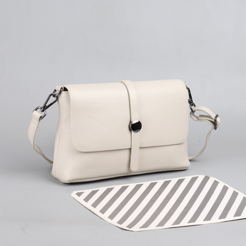 宽肩带真皮女包夏季时尚小方包