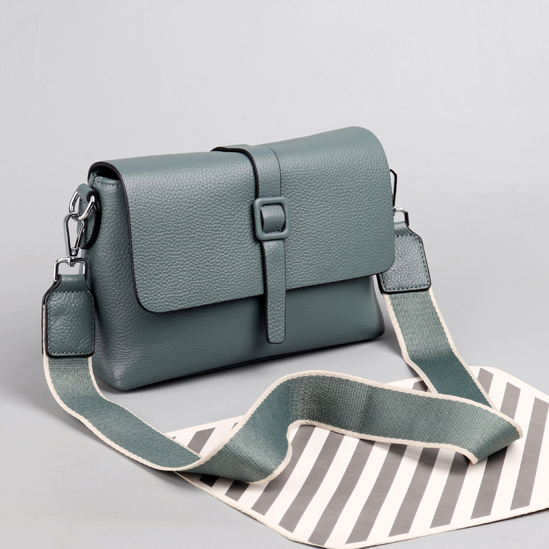 包包女秋冬2021新款优雅宽带真皮