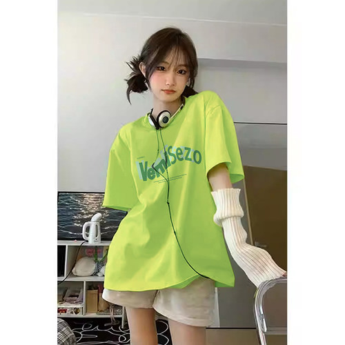 荧光绿字母短袖t恤女夏季爆款多巴胺美式复古宽松小个子半袖上衣