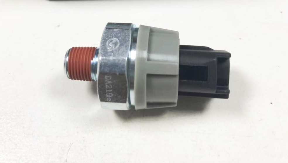 适用北汽幻速S2S3LH2H2S6H3威旺M20机油压力报警器 传感器 感应塞