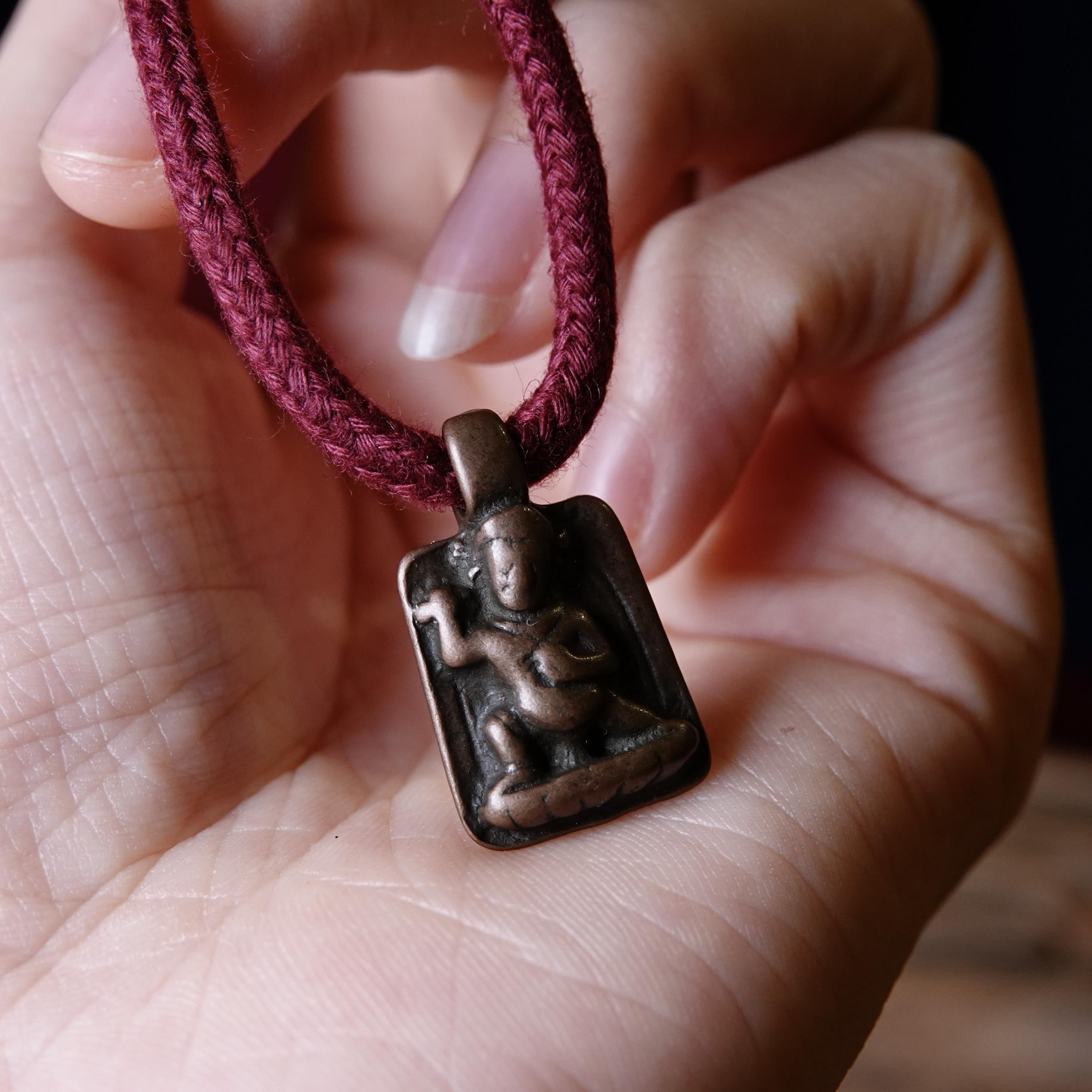 原生态咒点西藏托甲三怙主金刚手造像小挂牌文玩念珠侧挂随身挂件